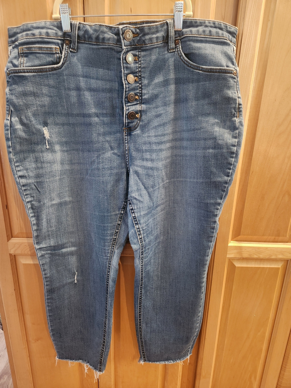 LC Lauren Conrad Medium Blue Distressed Ankle Crop Button-Fly Jeans